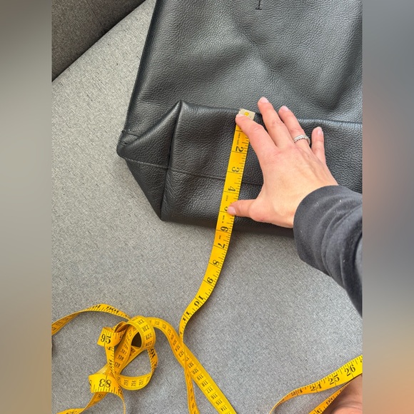 Sold 📍📍📍J. Crew Leather Tote Bag Purse Black - Picture 9 of 9